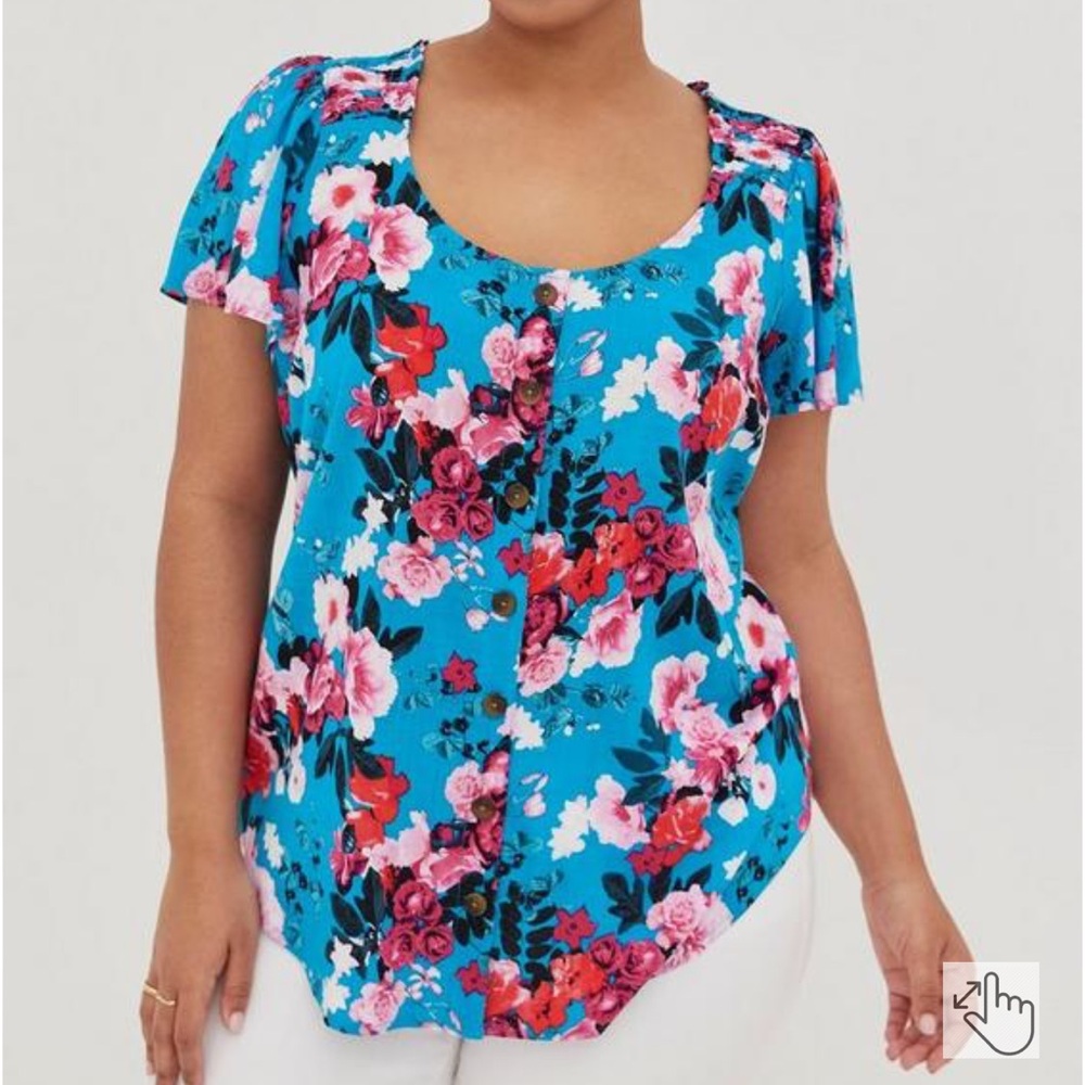 Torrid nwot Rayon Slub Button-Front Flutter Sleeve Top